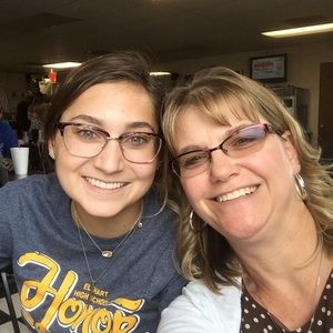 Meet your Posher, Crystal